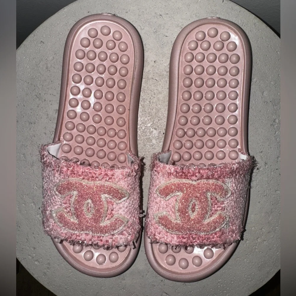 Chanel Pink Tweed CC Pool Beach Slides Sandals - Picture 6 of 11